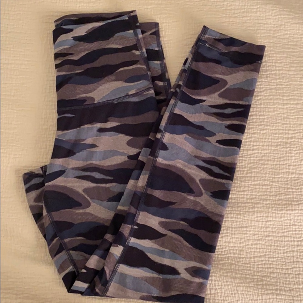 Lululemon Wonder Under Hi Luon Fabric - Camo